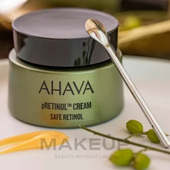 Anti-Aging-Creme mit Retinol