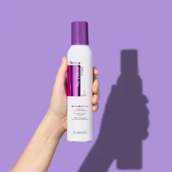 Conditioner-Mousse gegen Gelbstich für aufgehelltes, blondes und gesträhntes Haar