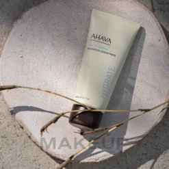Feuchtigkeitsspendende Creme-Maske für das Gesicht mit Mineralien aus dem Toten Meer