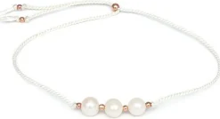 Kordelarmband mit Perlen und Kugeln