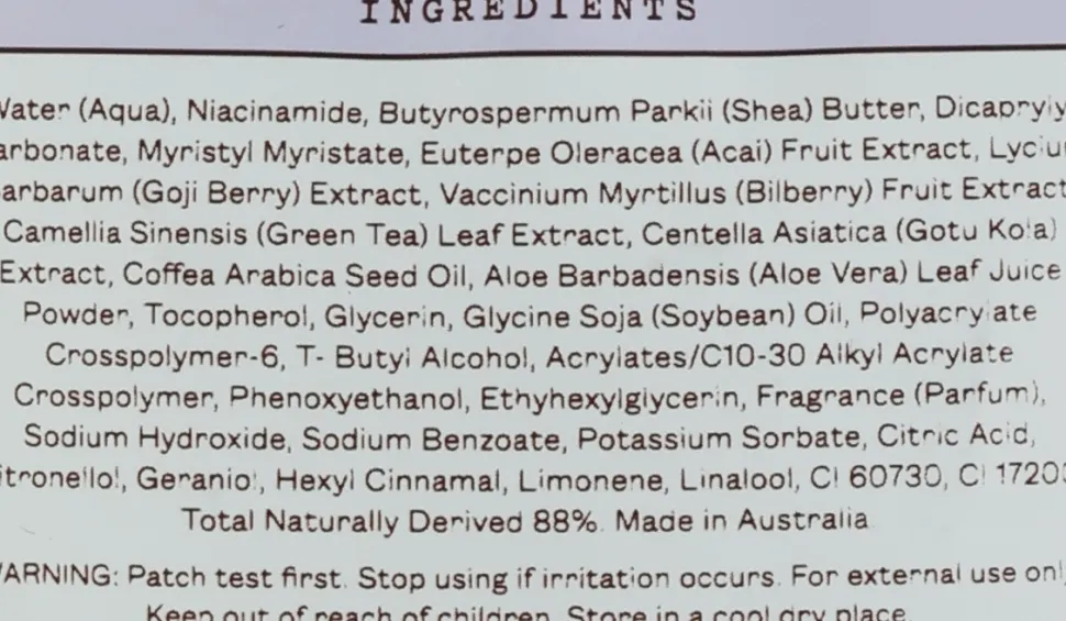 Körperserum mit Niacinamid