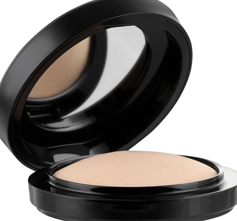 MAC Mineralize Skinfinish Natural