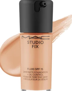 MAC Studio Fix Fluid SPF15 24HR Matte Foundation