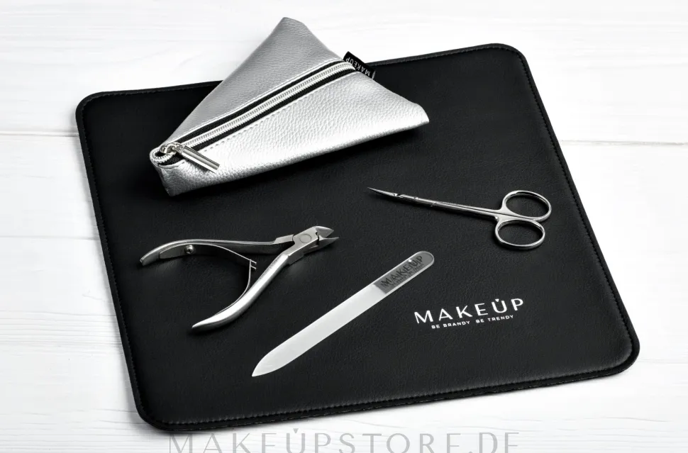 Maniküre-Etui Manicure triangle silbern