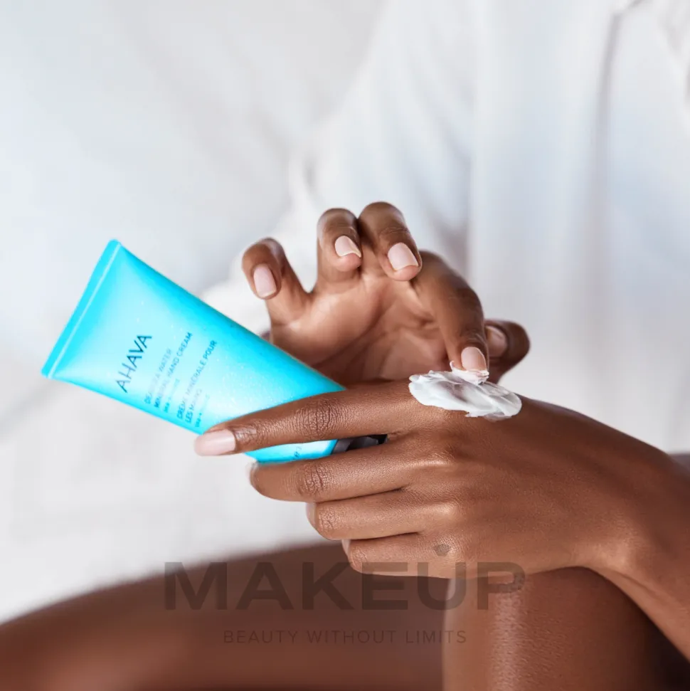 Mineralische Handcreme mit erfrischendem Meeresduft
