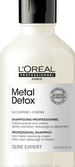 Professionelles Shampoo gegen Metallablagerungen nach Haarfärbung oder -aufhellung