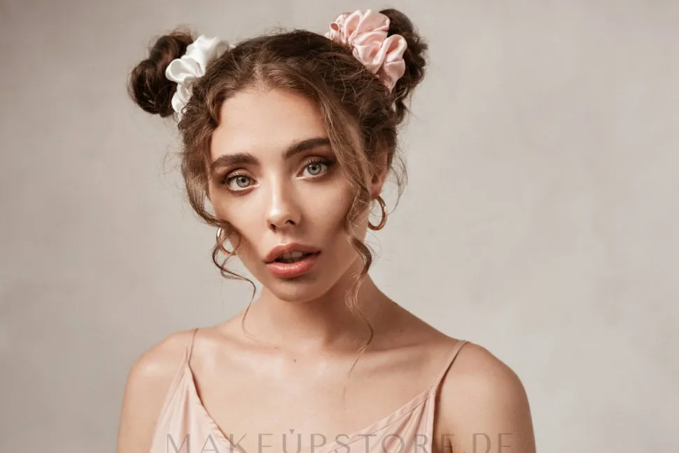 Scrunchie-Haargummi aus Naturseide in Puderfarbe Largy