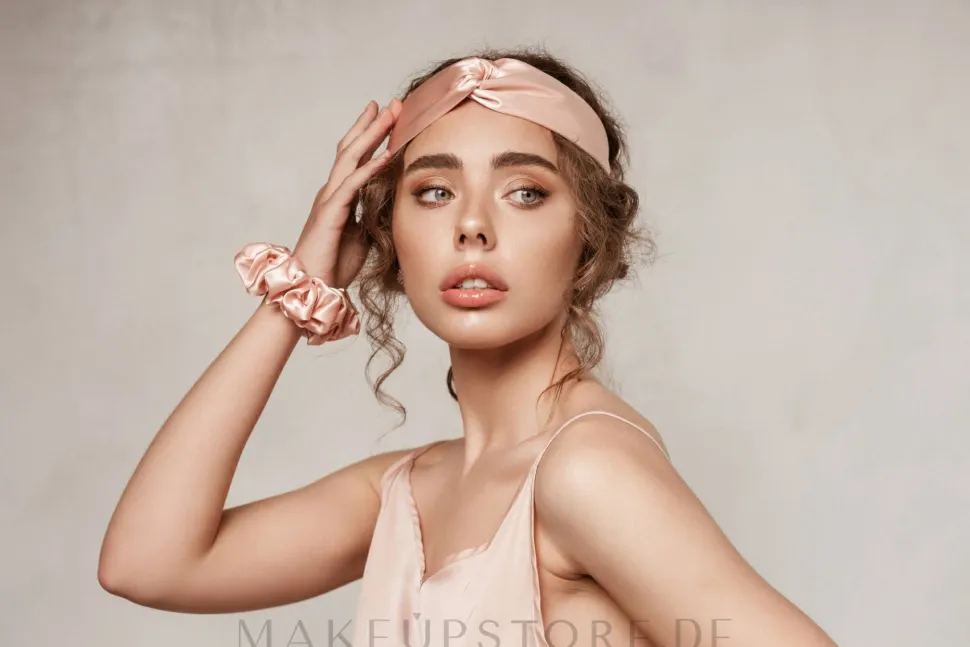 Scrunchie-Haargummi aus Naturseide in Puderfarbe Largy