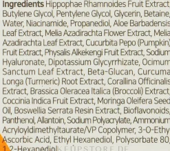 Tonisierendes und aufhellendes Gesichtsserum mit Vitaminen, Sanddornextrakt und Niacinamid